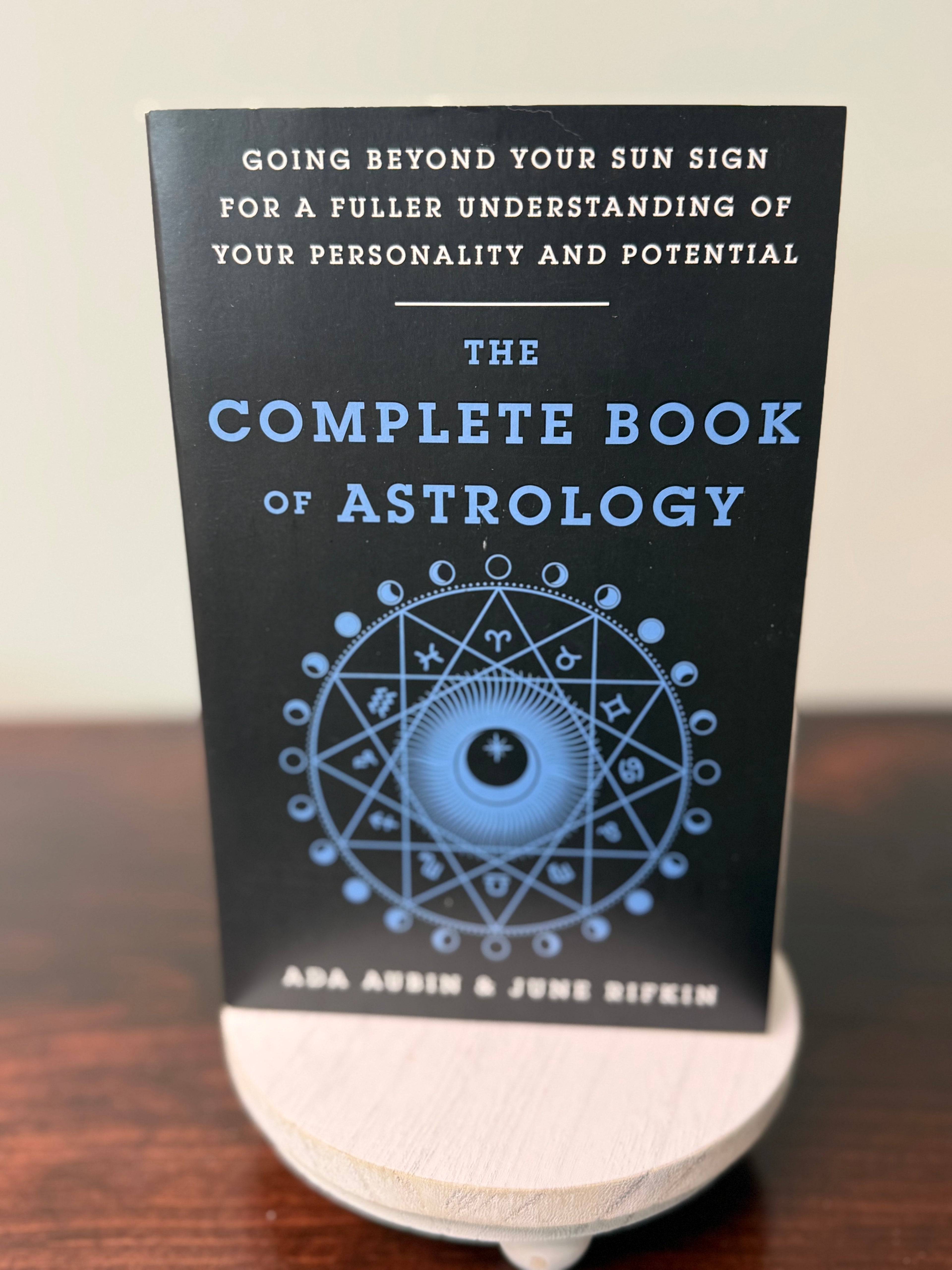 The Complete Book of Astrology - Ada Aubin