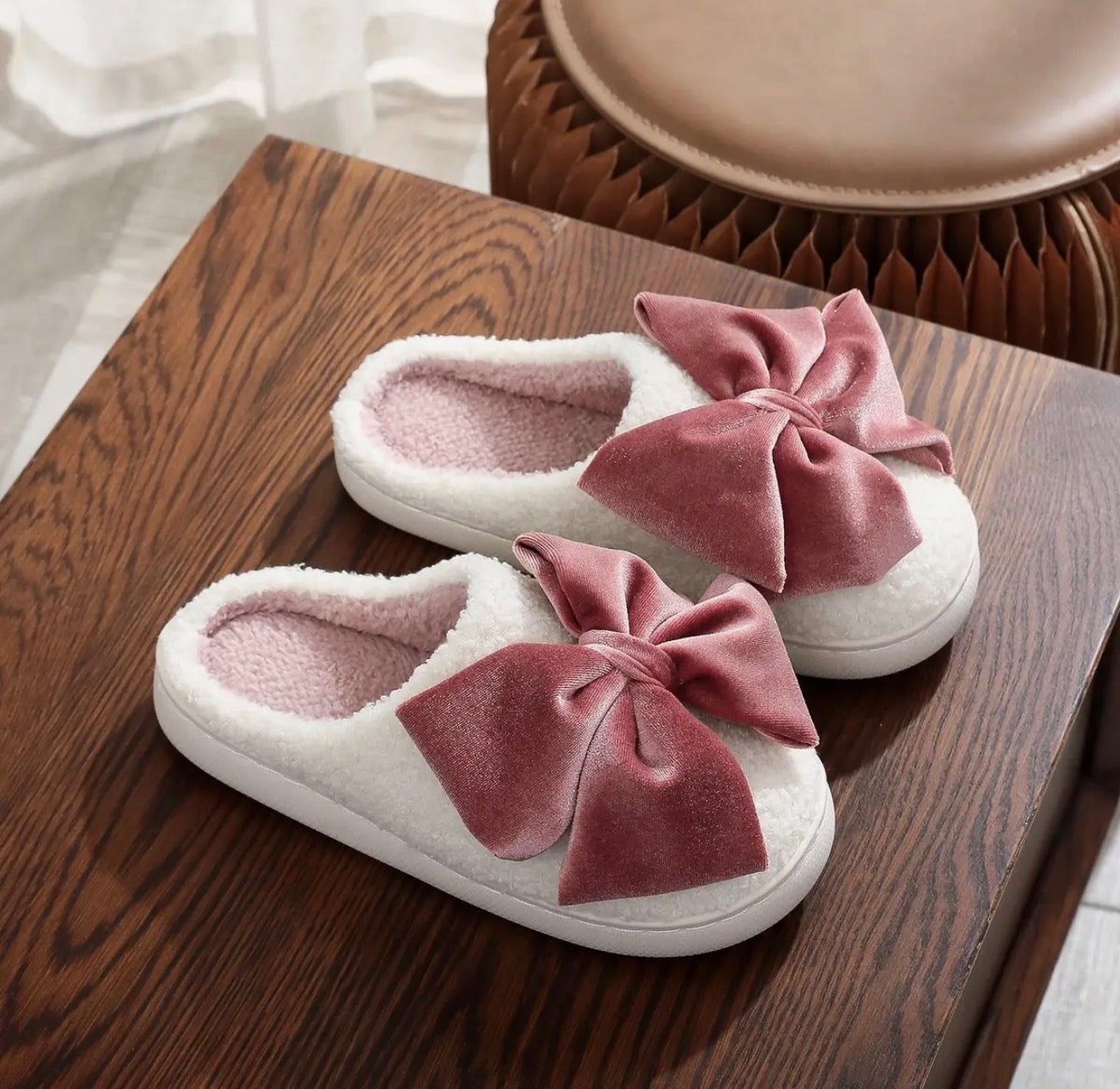 Bow Slippers - Size 10