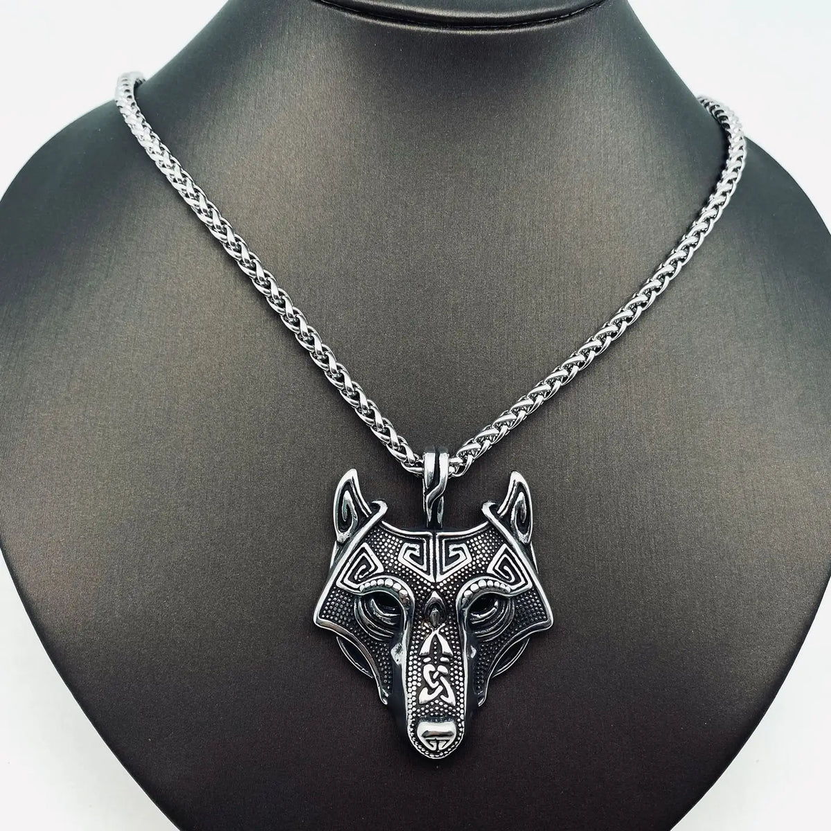 Viking Celtic Wolf Head Amulet Pendant Necklace