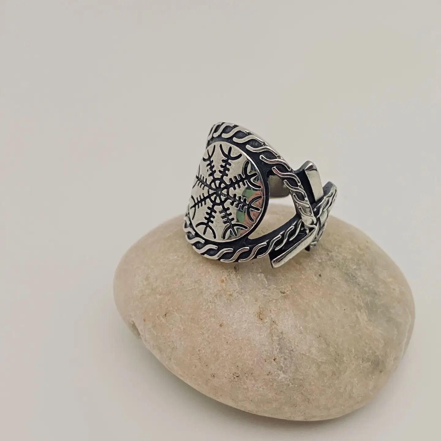 Vegvisir Stainless Steel Open Ring Size 7